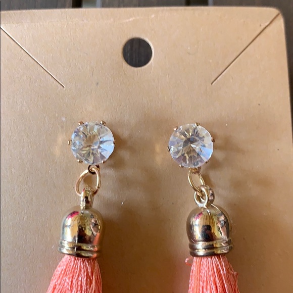 FASHION EARRINGS - Picture 2 of 3